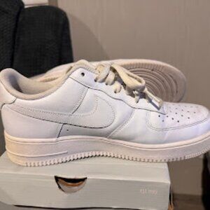 Nike Air Force 1 Low White '07 Mens White Sports Sneaker